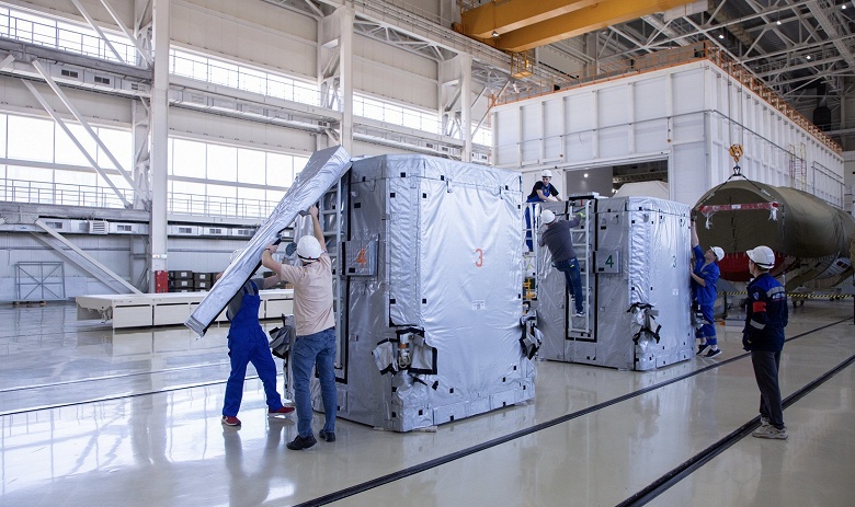 Два первых спутника &laquo;Ионосфера-М&raquo; привезли на Восточный