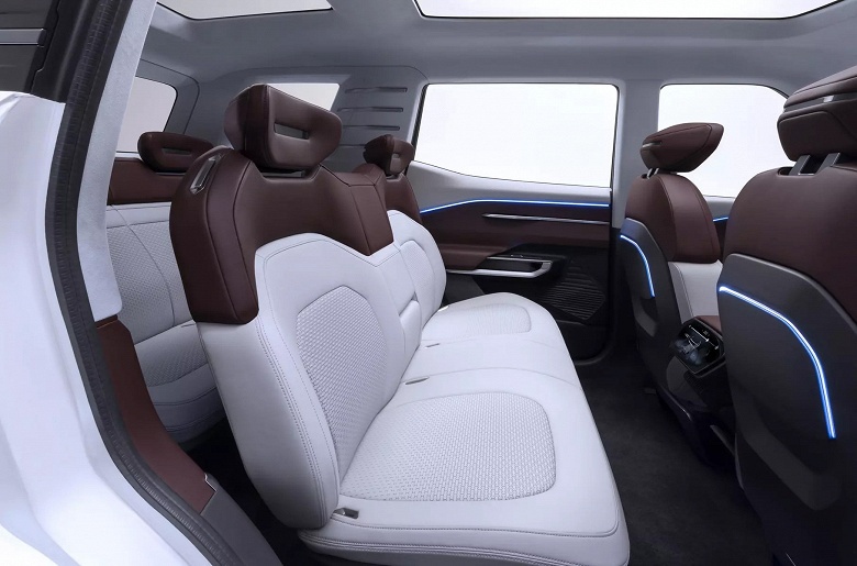 Между Mitsubishi Outlander и Mitsubishi Pajero: представлен концептуальный Mitsubishi DST, серийная модель &mdash; уже в 2025 году