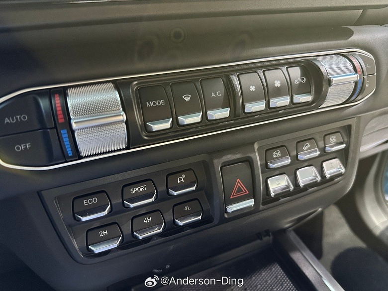 Китайский УАЗ стал еще более внедорожным. Представлен BAW 212 T01 c 252-сильным мотором, 8-ступенчатым &laquo;автоматом&raquo;, блокировками дифференциалов