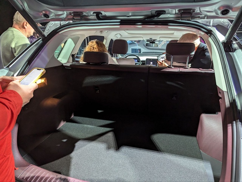 Аналог Nissan X-Trail за 2,78 млн рублей. В России представлен кроссовер FAW Bestune T90 &mdash; с 252-сильным мотором и 8-ступенчатым &laquo;автоматом&raquo; Aisin