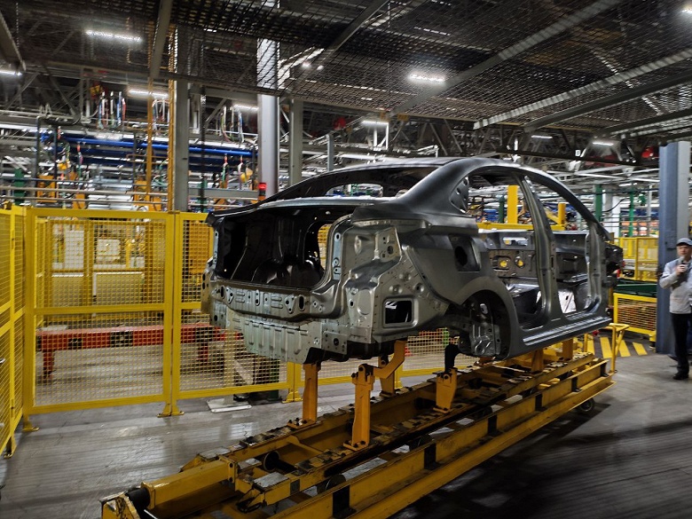 Всё готово на 95%: фото и видео с производства новейшей Lada Iskra