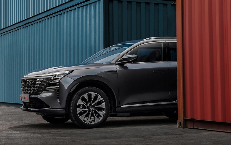 Главный конкурент Geely Monjaro оказался очень дешевым. Changan CS75 PLUS Ultra c 2,0-литровым мотором и 8-ступечнатым &laquo;автоматом&raquo; Aisin почти на 4 тыс. долларов дешевле Monjaro