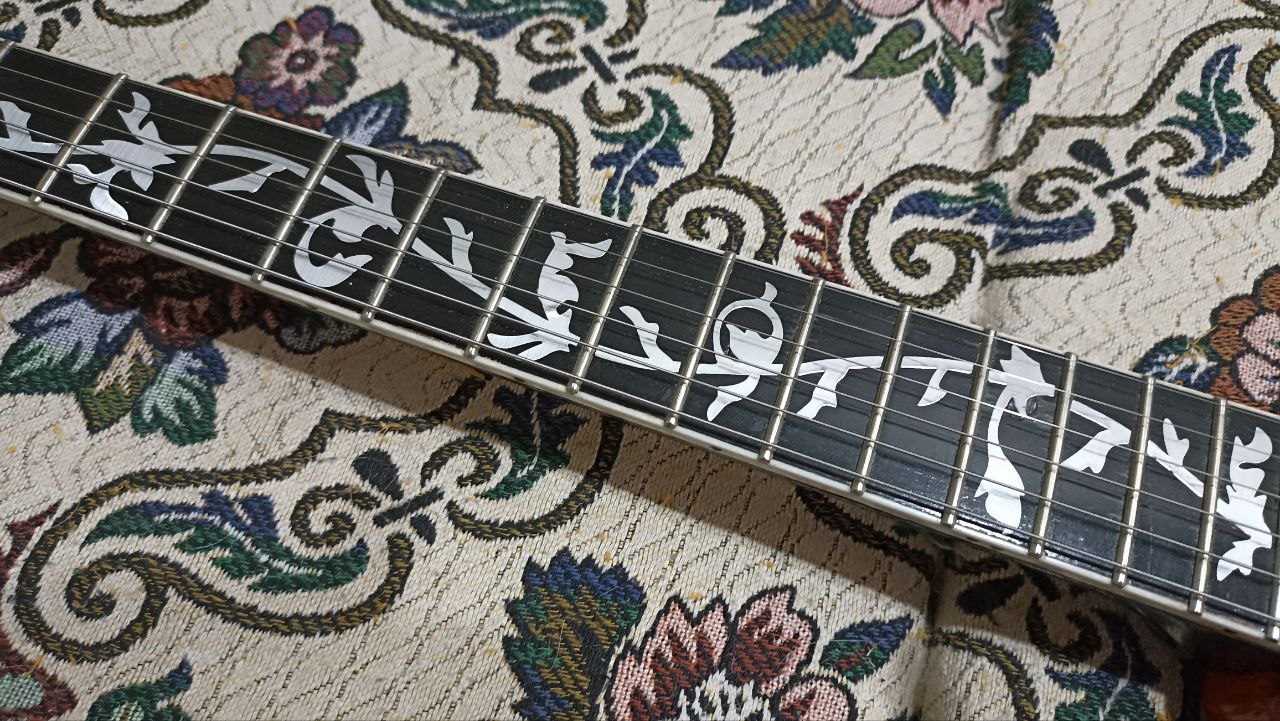 Прокачанная, играбельная, легендарная электрогитара Урал - 12