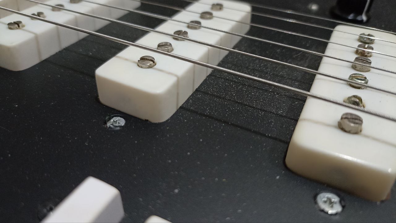 Прокачанная, играбельная, легендарная электрогитара Урал - 13