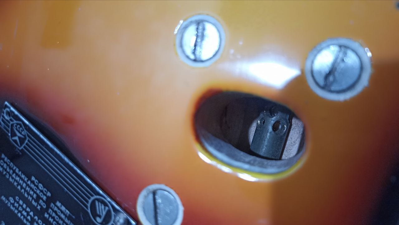 Прокачанная, играбельная, легендарная электрогитара Урал - 21