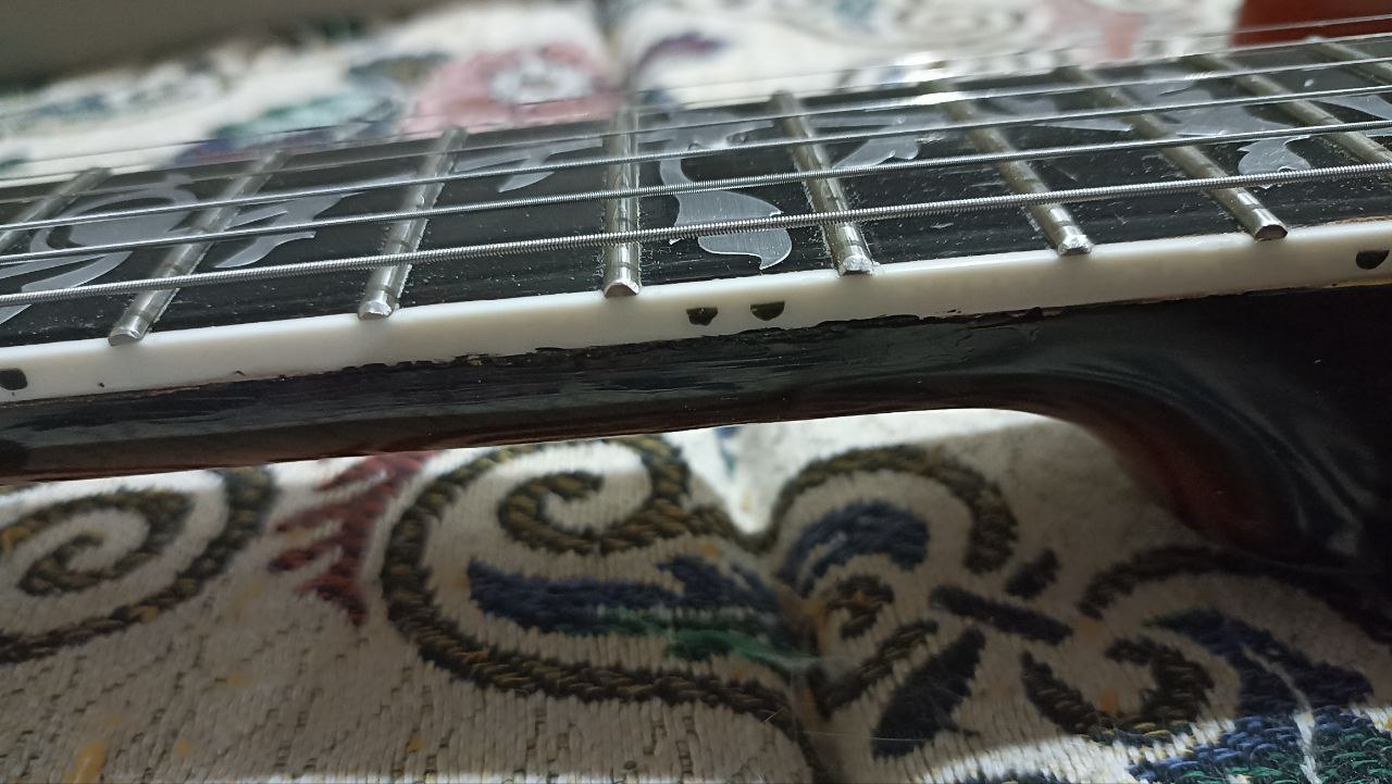 Прокачанная, играбельная, легендарная электрогитара Урал - 25