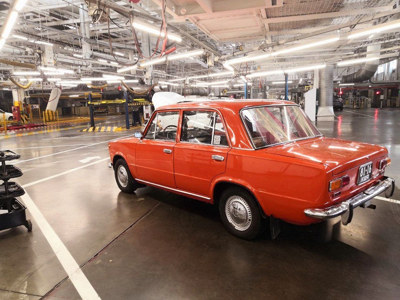 Оранжевая &laquo;копейка&raquo; появилась на конвейере АвтоВАЗа