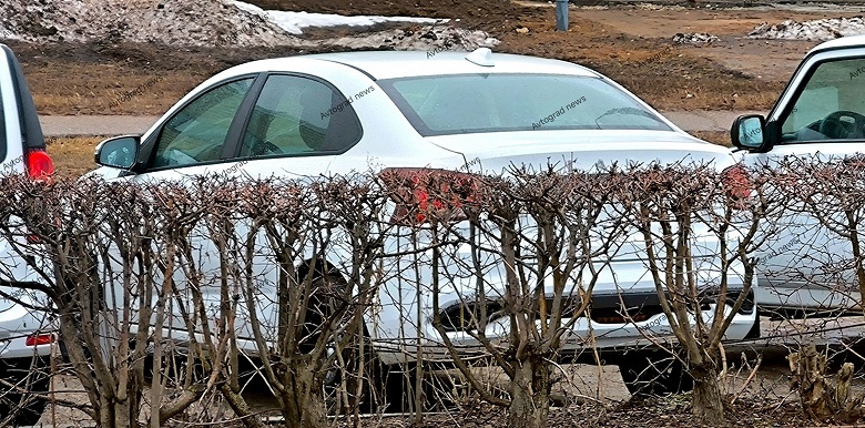 Готовые Lada Iskra в разных версиях показали вживую