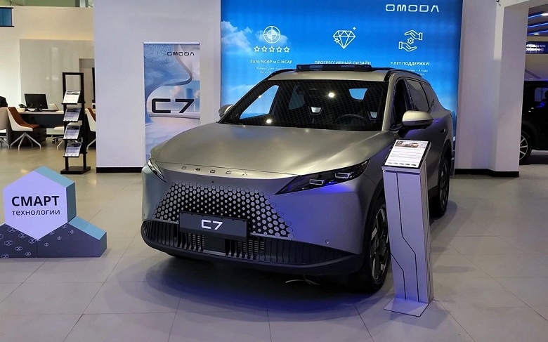 У дилеров Москвы и Подмосковья уже появились новые официальные автомобили со сдвижным экраном Omoda C7