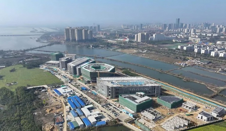 Китай запустит первую гибридную термоядерную станцию 