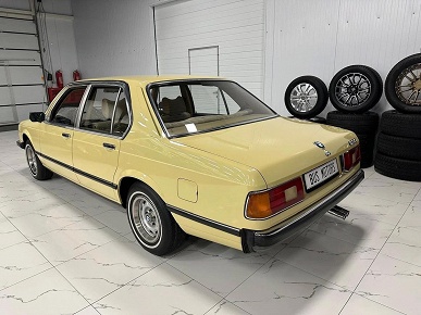В баке ещё плещется немецкий бензин. В России продают &laquo;акулу&raquo; BMW 730 1977 года выпуска, привезённую из Германии