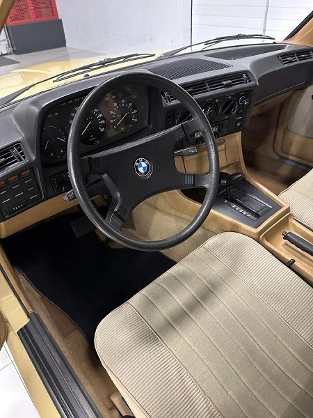 В баке ещё плещется немецкий бензин. В России продают &laquo;акулу&raquo; BMW 730 1977 года выпуска, привезённую из Германии