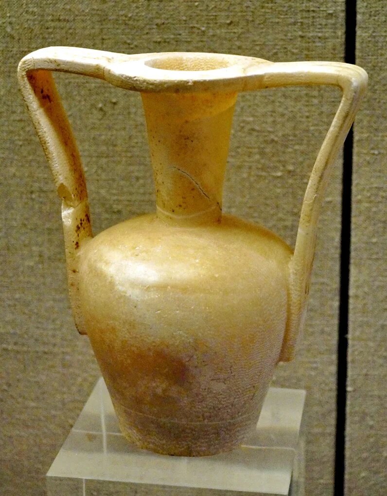 египетская алебастровая ваза  