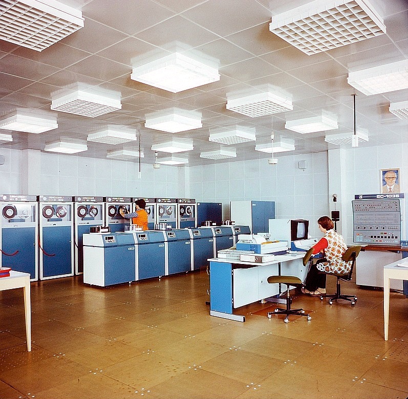 ЕС-1035 в ГДР Источник 