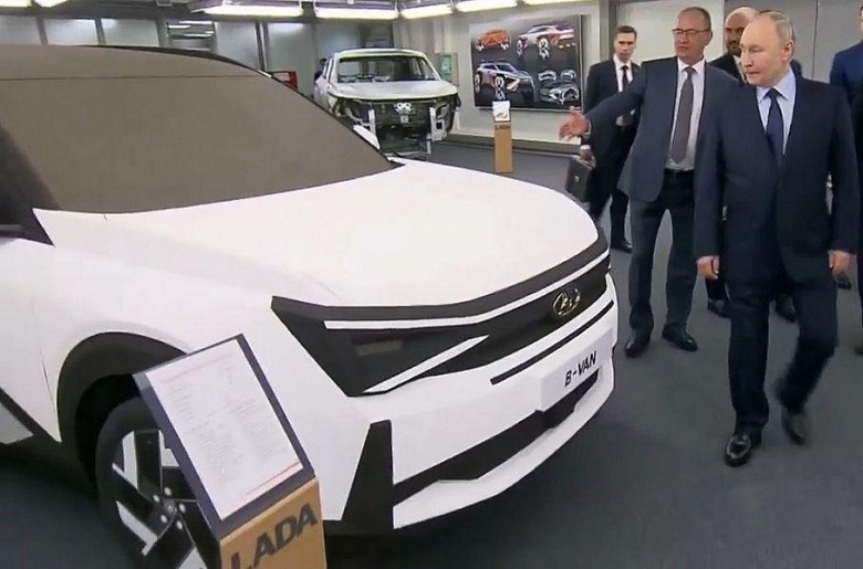 Следующая новинка АвтоВАЗа: новый минивэн Lada покажут на ПМЭФ-2026