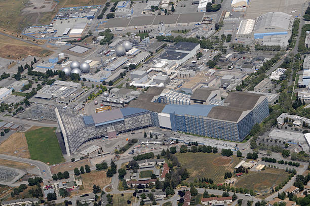 тут вид на ту самую лабу Эймса