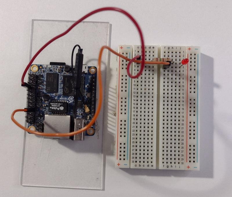 Фото подключенного LED к одноплатнику