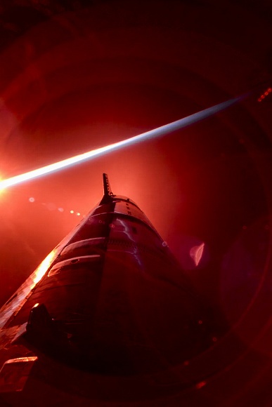 Взлёт, горячее разделение ступеней и вход в атмосферу перед приводнением. SpaceX показала зрелищные кадры ключевых фаз полёта последней ракеты Starship V2