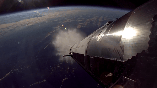 Взлёт, горячее разделение ступеней и вход в атмосферу перед приводнением. SpaceX показала зрелищные кадры ключевых фаз полёта последней ракеты Starship V2