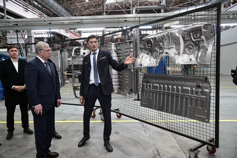 Самая масштабная модернизация УАЗа за всю историю: в 2026-2027 годах на УАЗе откроется 6 новых производств на 12 миллиардов рублей, стартует выпуск внедорожника Sollers S9