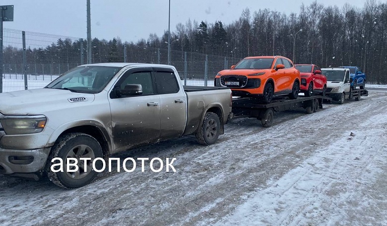 Новый бренд уже России: загадочные кроссоверы Lepas прибыли в Петербург