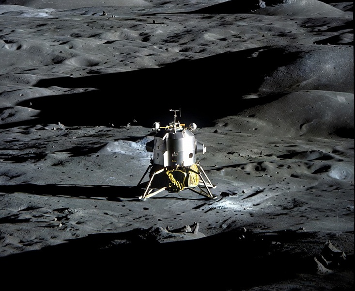 Двойной десант на Луну: &laquo;Роскосмос&raquo; отправит миссию &laquo;Луна-27&raquo; сразу на два полюса