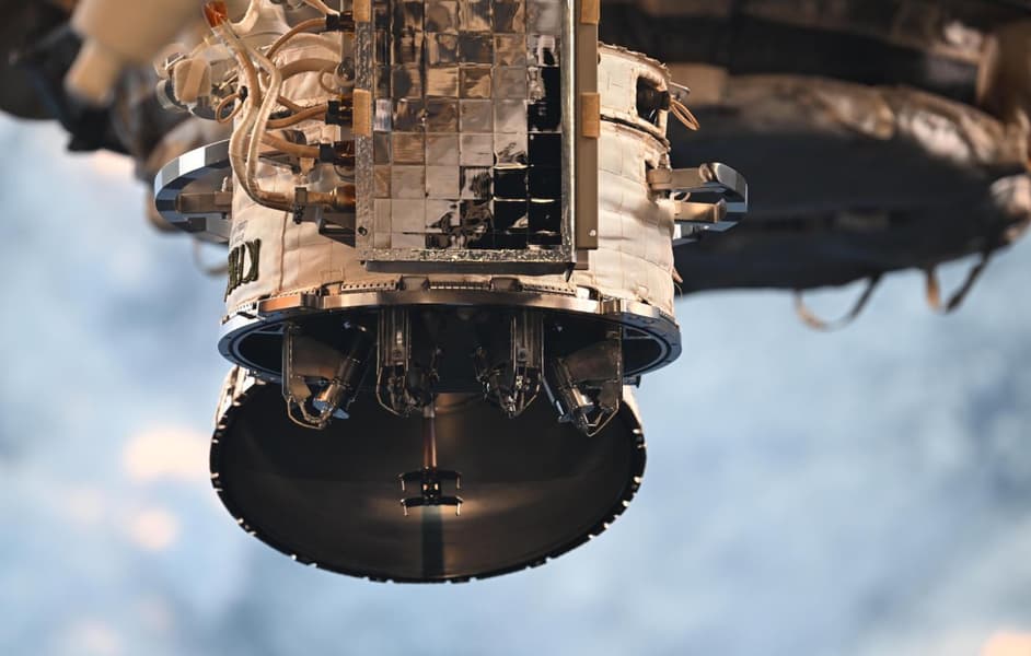 В российском сегменте МКС вручную провели эксперимент по выращиванию сверхчистых полупроводников - 1