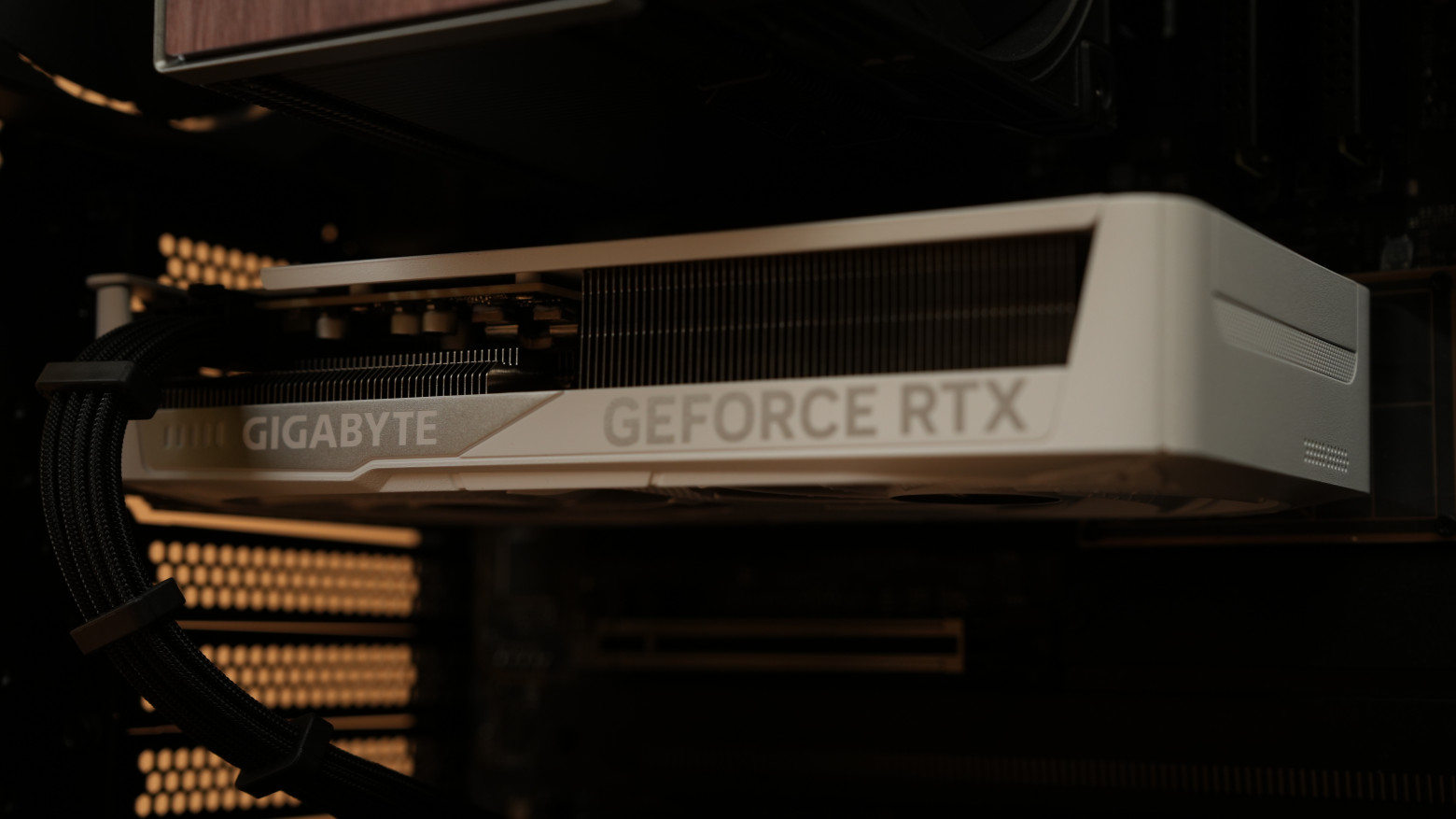 Обзор видеокарты Gigabyte GeForce RTX 5060 Ti EAGLE OC ICE 8G - 1 Обзор видеокарты Gigabyte GeForce RTX 5060 Ti EAGLE OC ICE 8G - 1