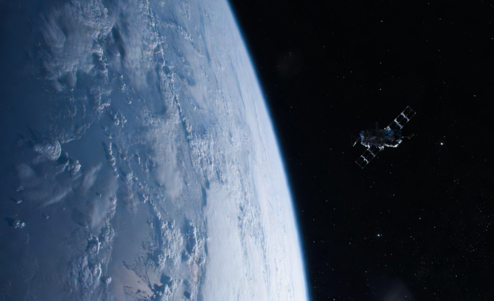 Россия готовит «всевидящий» спутник: уже изготовлен макет - 1