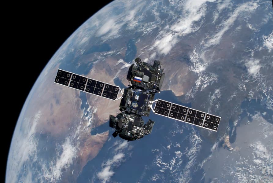 Российский спутник «Экспресс-АМУ4» обеспечит Европу, Африку и Латинскую Америку широкополосным доступом в интернет. Аппарат запустят в 2028 году - 1