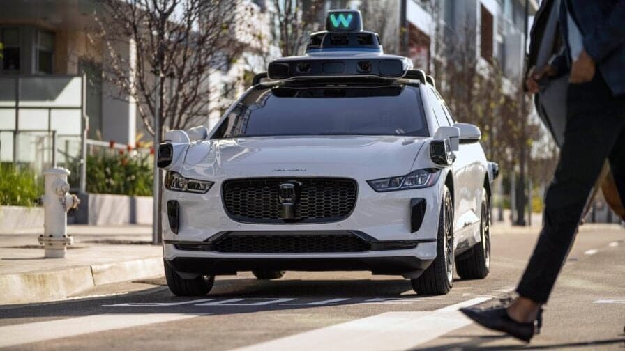 Waymo приостановила тестирование роботакси в Нью-Йорке - 1