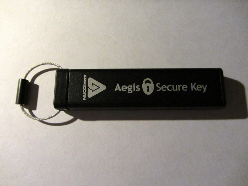 Информационная безопасность / Обзор защищенной флешки Aegis Secure Key