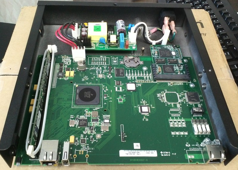 Digium G100 / G200 E1/T1/PRI маршрутизатор Digium G100 / G200 E1/T1/PRI маршрутизатор