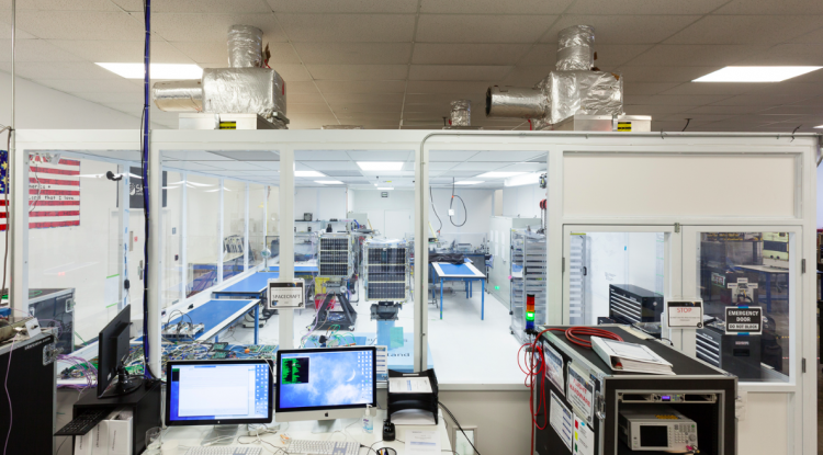 HD видео с частного спутника SkySat image