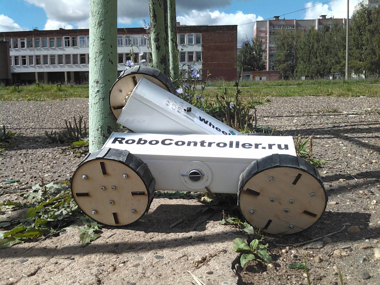 WheelXBot — не стандартная машина управляемая ТВ пультом image