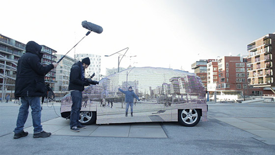 Работа с видео / Mercedes сделал «прозрачный» автомобиль (LED и видеокамера)