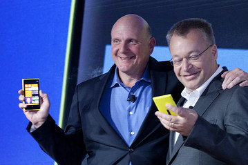 Абоненты AT&T могут купить Nokia Lumia 820 за $50, Lumia 920 — за $100