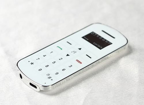 bb mobile MicrON 3 – карманная Bluetooth гарнитура для «лопатофонов»