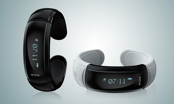 Бюджетные «умные» часы Mota Smart Watch оснащены встроенным микрофоном и динамиком