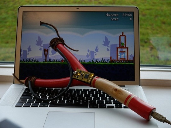 Гаджеты. Устройства для гиков / USB рогатка для игры в Angry Birds