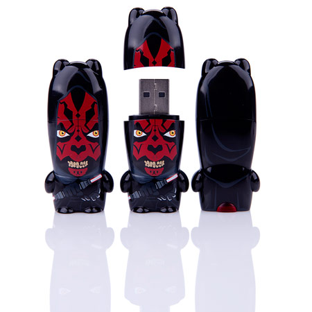 Накопитель Hooded Darth Maul Exclusive MIMOBOT предложен в четырех вариантах объема: 8, 16, 32 и 64 ГБ