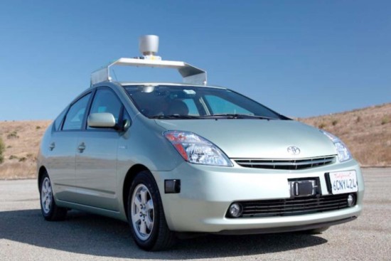 Губернатор Калифорнии дал зеленый свет робомобилям Google