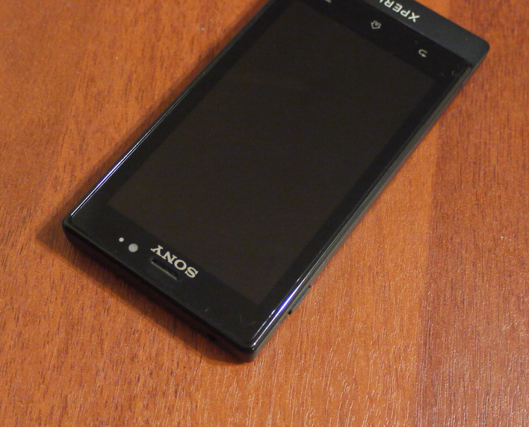 Хорошист: обзор Sony Xperia Sola