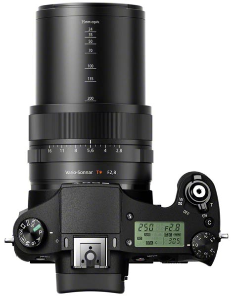 Камера Sony Cyber-shot RX10 с дюймовым датчиком разрешением 20,2 Мп оснащена объективом с ЭФР 24-200 мм и постоянной максимальной диафрагмой F/2,8