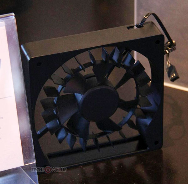 Пока вентилятор Cooler Master HybridFlow выпускается только в одном типоразмере — 120 мм