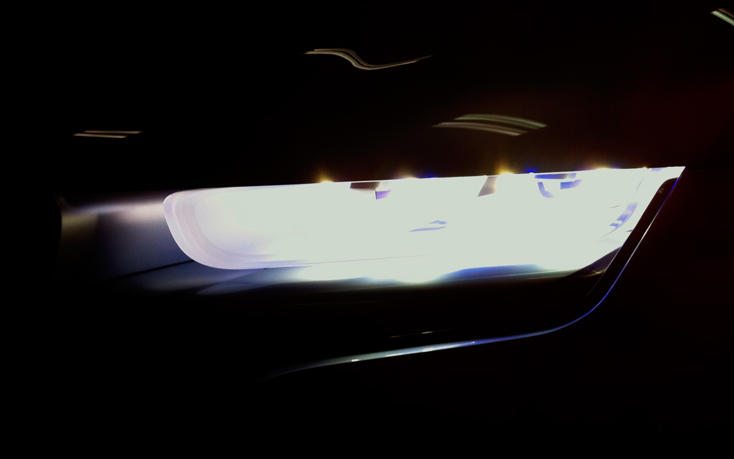 Лазерные фары концепта BMW i8