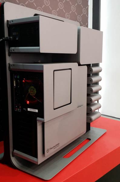 Вертикальный остов корпуса Thermaltake Level 10 служит радиатором для отвода тепла от компонентов системы