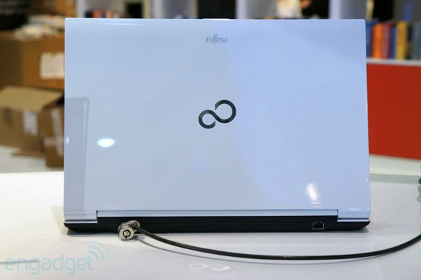 Fujitsu LifeBook AH562