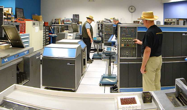Новая выставка в Музее Компьютерной Истории вернула к жизни 50 летние компьютеры IBM