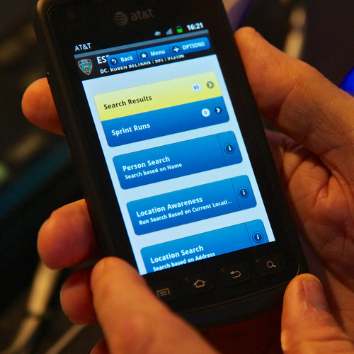 Полицейских Нью Йорка оснастили Android смартфонами с «полицейскими» приложениями для быстрого доступа к базам данных